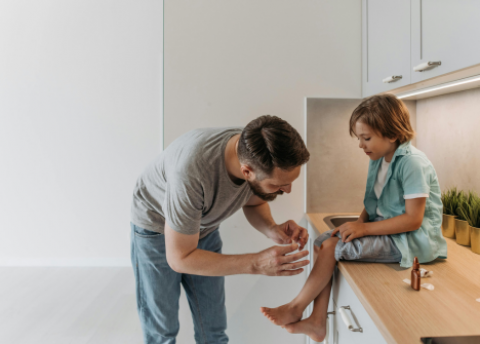 Symbolfoto zum Workshop "Erste Hilfe am Kind" in der Stadtbibliothek (Quelle: www.pexels.com/PavelDanilyuk)
